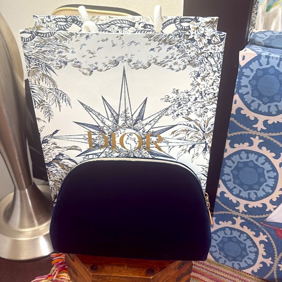 DIOR Beaute Cosmetics/Travel Pouch + Gift Bag NWOT - Picture 7 of 7